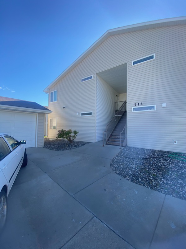 712 Oakmont Road - 1